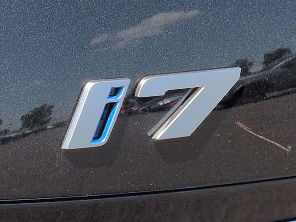 Thumbnail: 2026 BMW i7 - 6