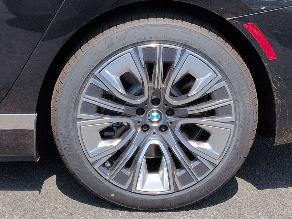 Thumbnail: 2026 BMW i7 - 7