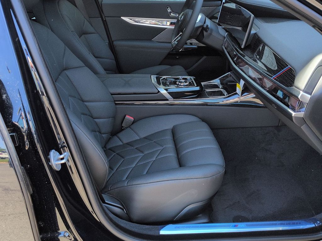 Thumbnail: 2026 BMW i7 - 31