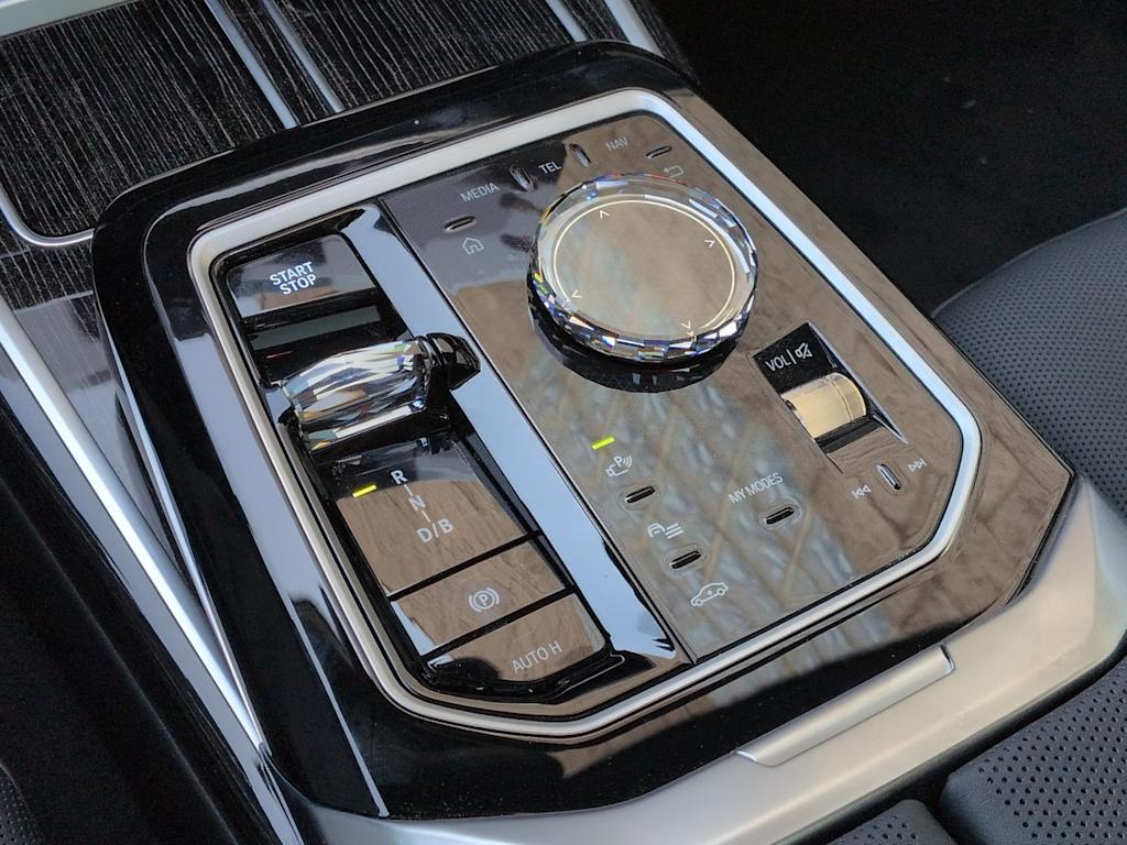 Thumbnail: 2026 BMW i7 - 38