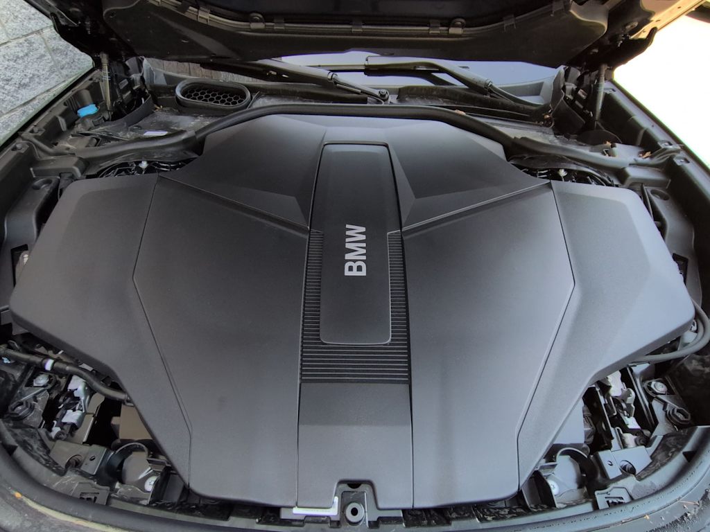 Thumbnail: 2026 BMW i7 - 8