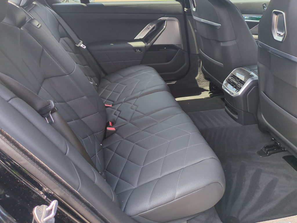2024 BMW i7 eDrive50 19