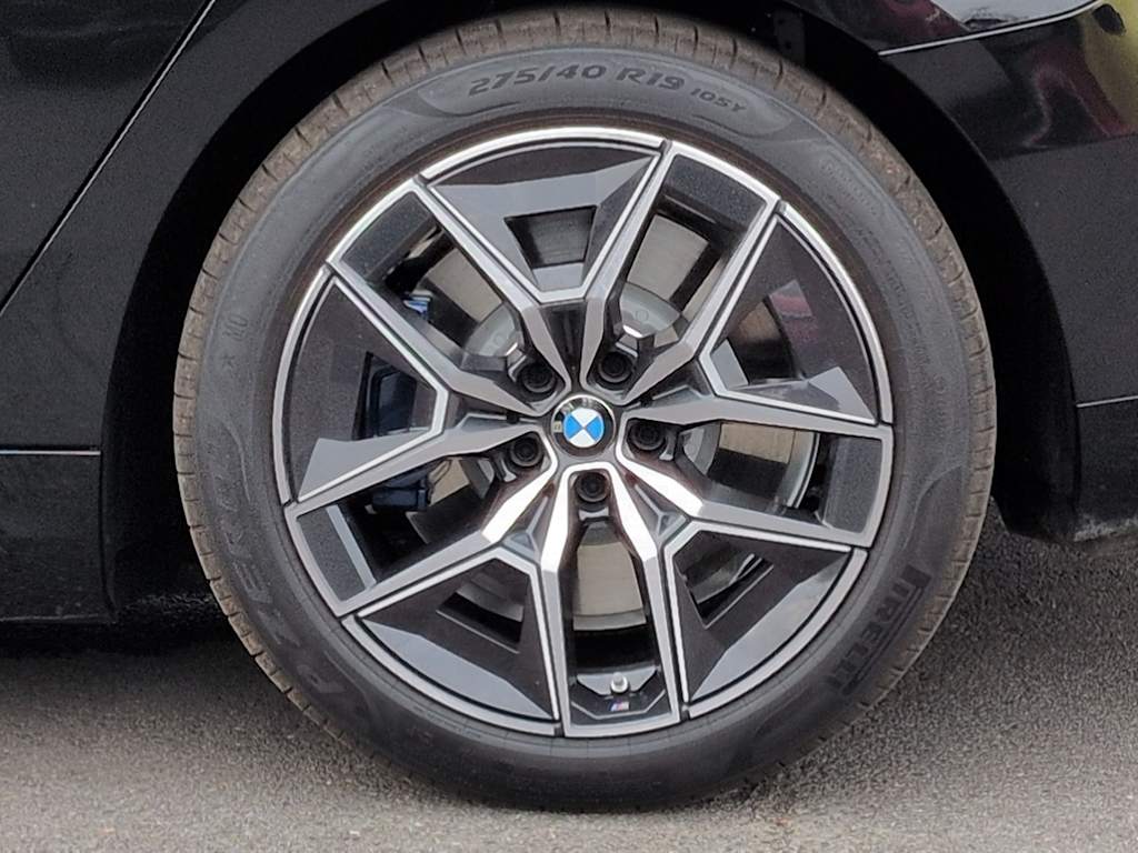 Thumbnail: 2025 BMW i5 - 8