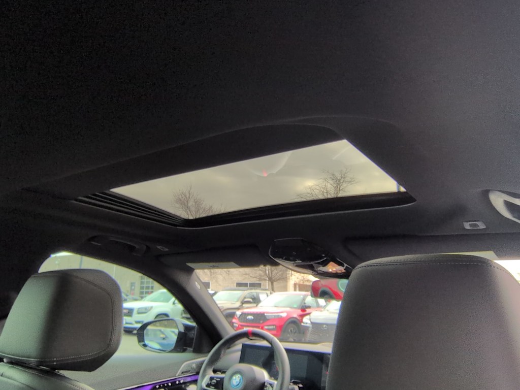 Thumbnail: 2025 BMW i5 - 28