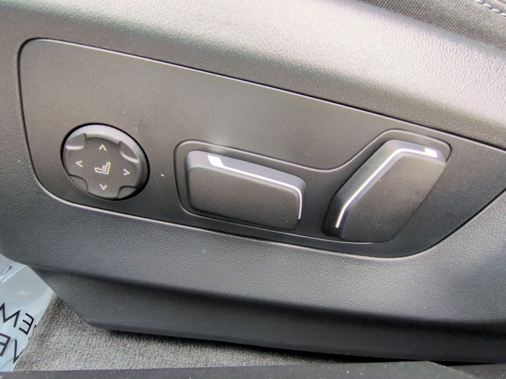 Thumbnail: 2025 BMW i5 - 24