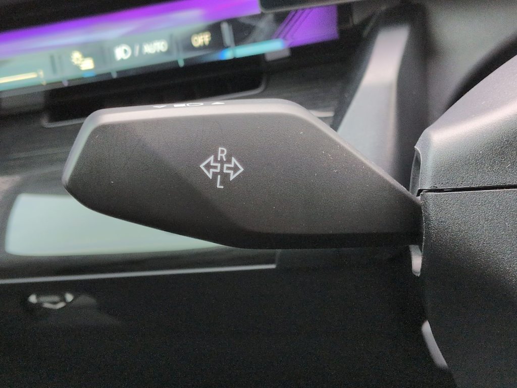 Thumbnail: 2025 BMW i5 - 32