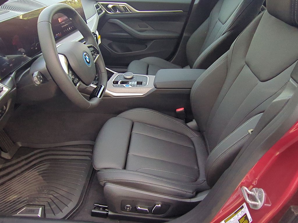 Thumbnail: 2025 BMW i4 - 11