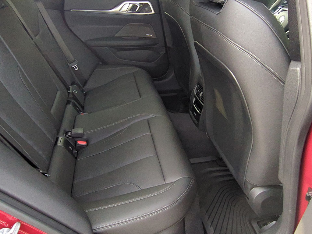 Thumbnail: 2025 BMW i4 - 30