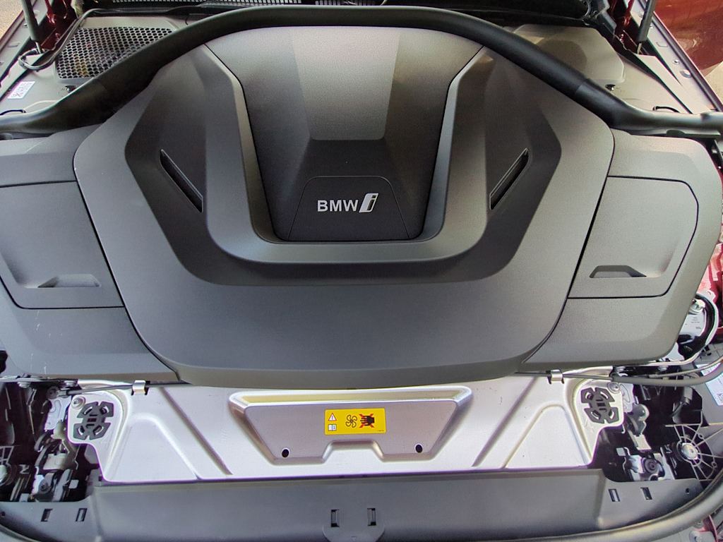 Thumbnail: 2025 BMW i4 - 9