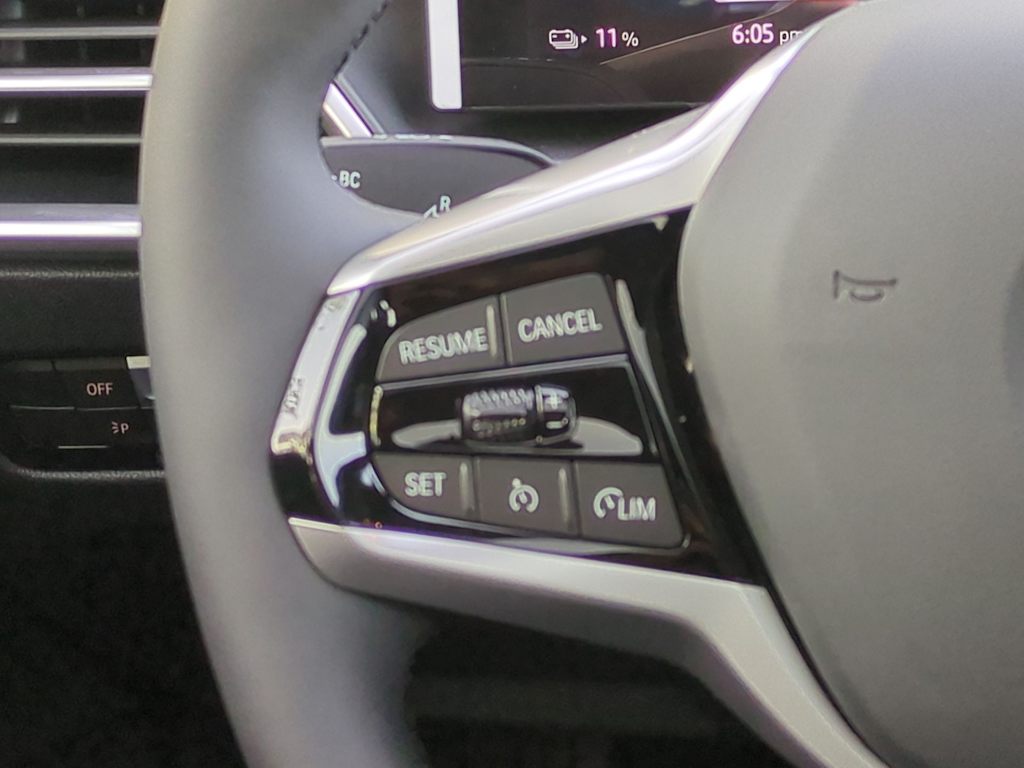 Thumbnail: 2025 BMW i4 - 32