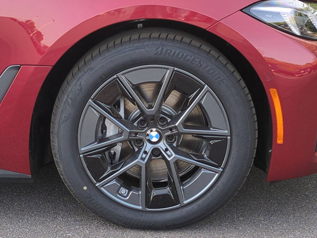 Thumbnail: 2025 BMW i4 - 8