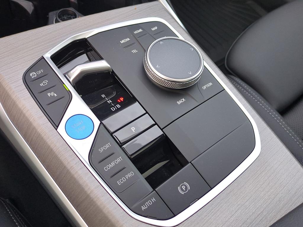 Thumbnail: 2025 BMW i4 - 16