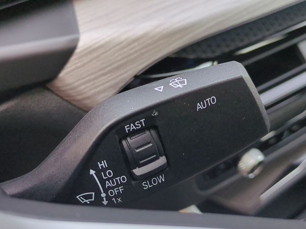 Thumbnail: 2025 BMW i4 - 34