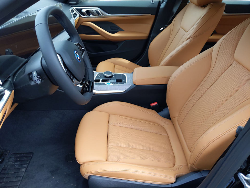 Thumbnail: 2025 BMW i4 - 11