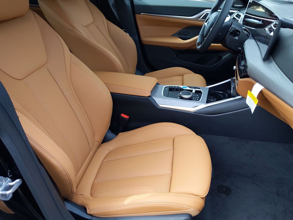 Thumbnail: 2025 BMW i4 - 12