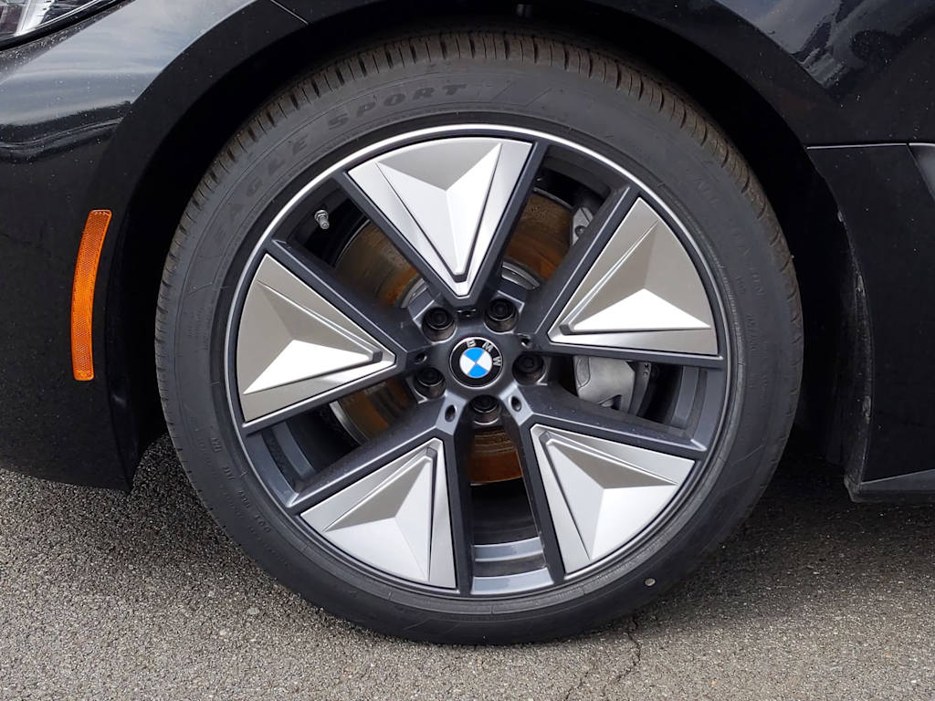 Thumbnail: 2025 BMW i4 - 8