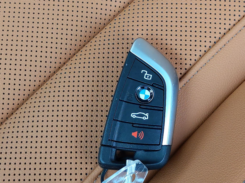 Thumbnail: 2025 BMW i4 - 20