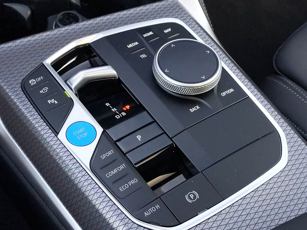 Thumbnail: 2025 BMW i4 - 15