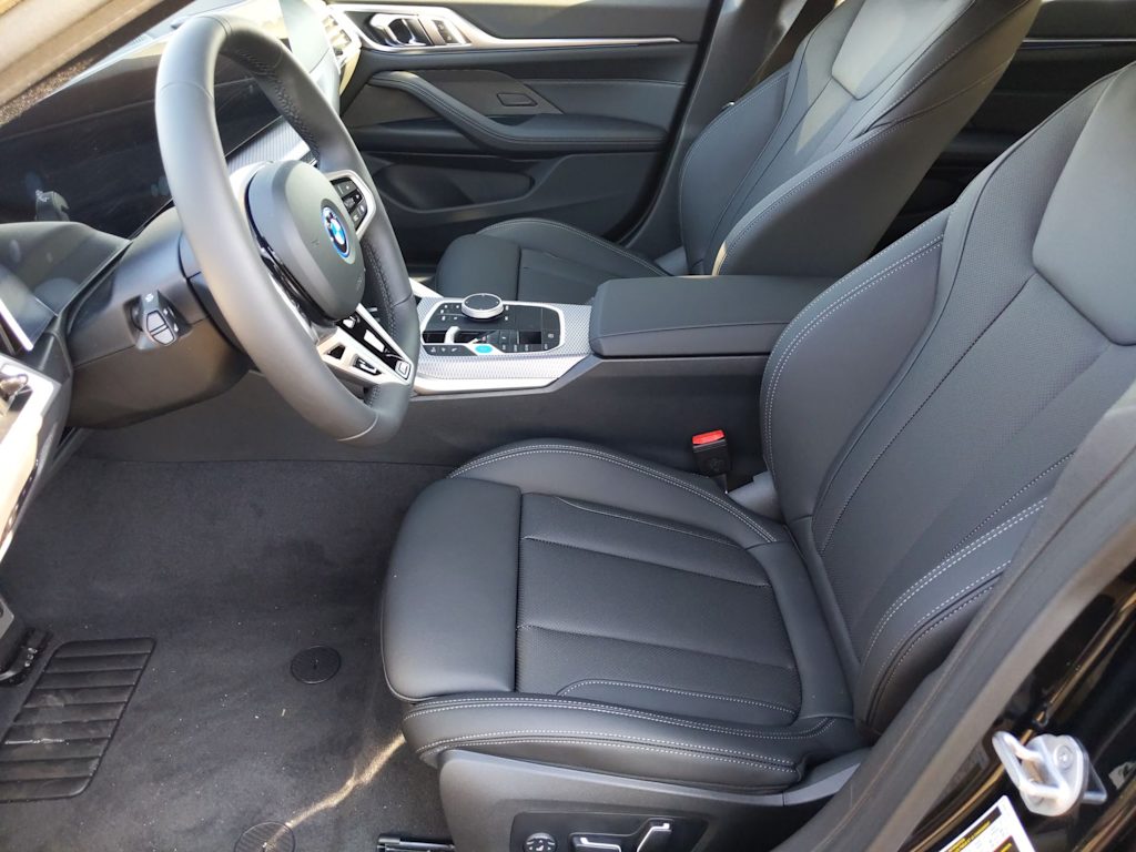 Thumbnail: 2025 BMW i4 - 10