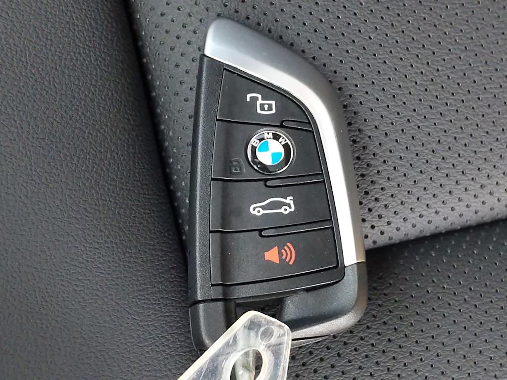 Thumbnail: 2025 BMW i4 - 18