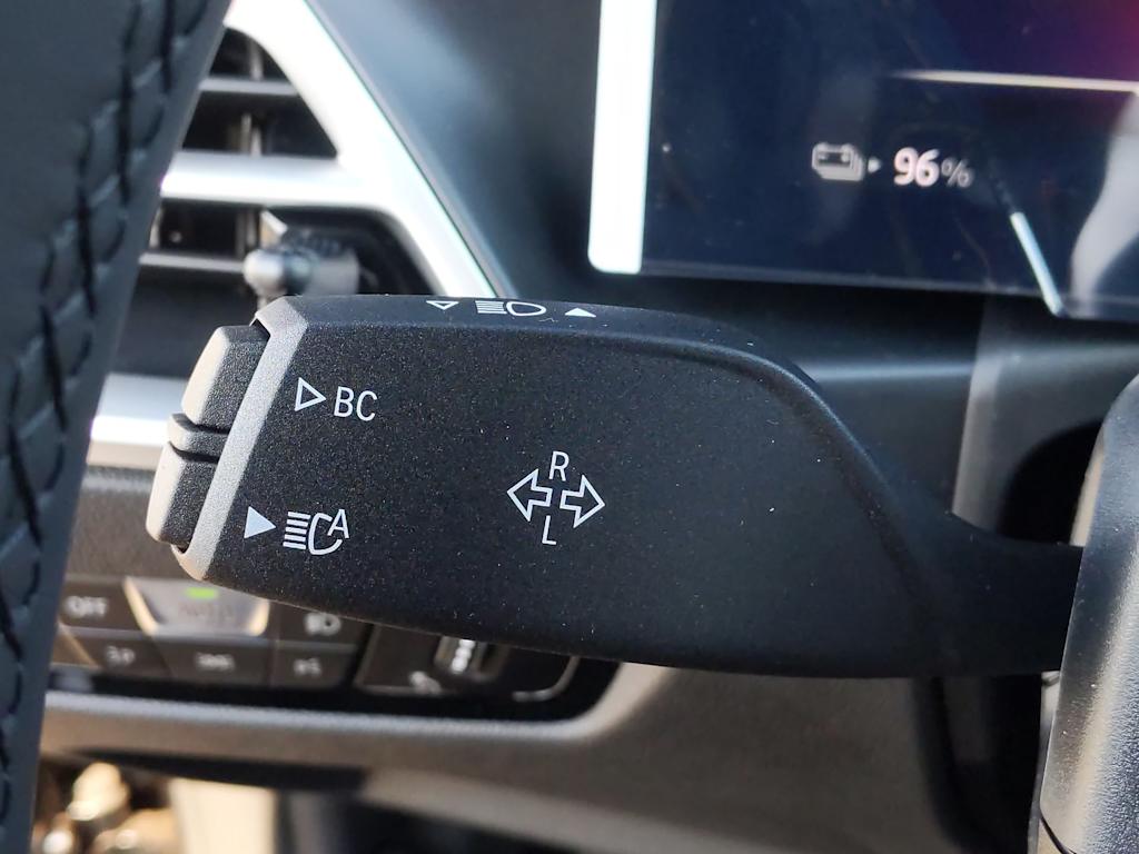 Thumbnail: 2025 BMW i4 - 33