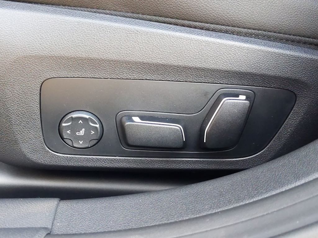 Thumbnail: 2025 BMW i4 - 26