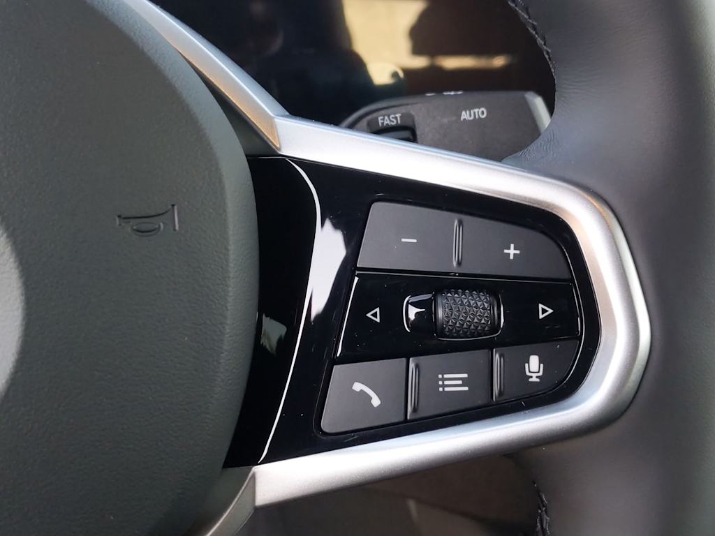 Thumbnail: 2025 BMW i4 - 32