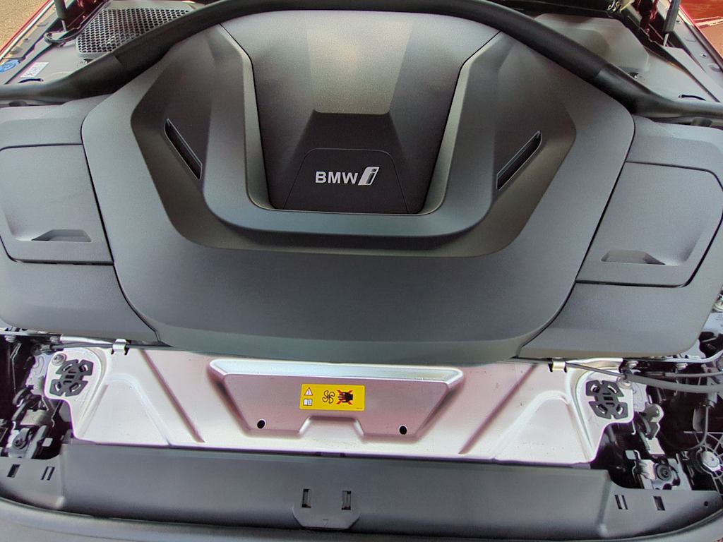 Thumbnail: 2025 BMW i4 - 9