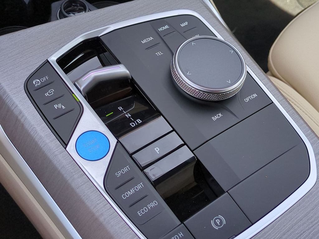 Thumbnail: 2025 BMW i4 - 16