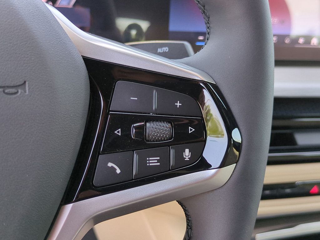 Thumbnail: 2025 BMW i4 - 32