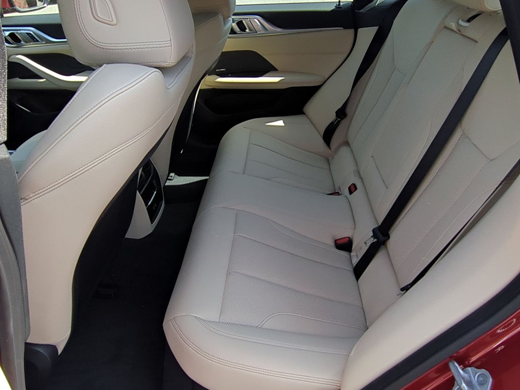 Thumbnail: 2025 BMW i4 - 28