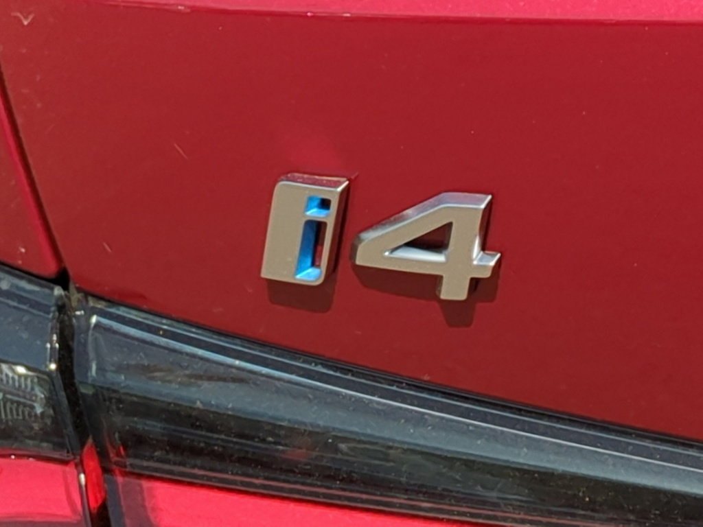 Thumbnail: 2025 BMW i4 - 25