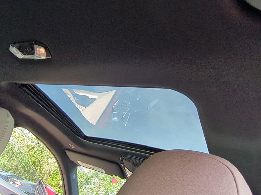 Thumbnail: 2025 BMW i4 - 30