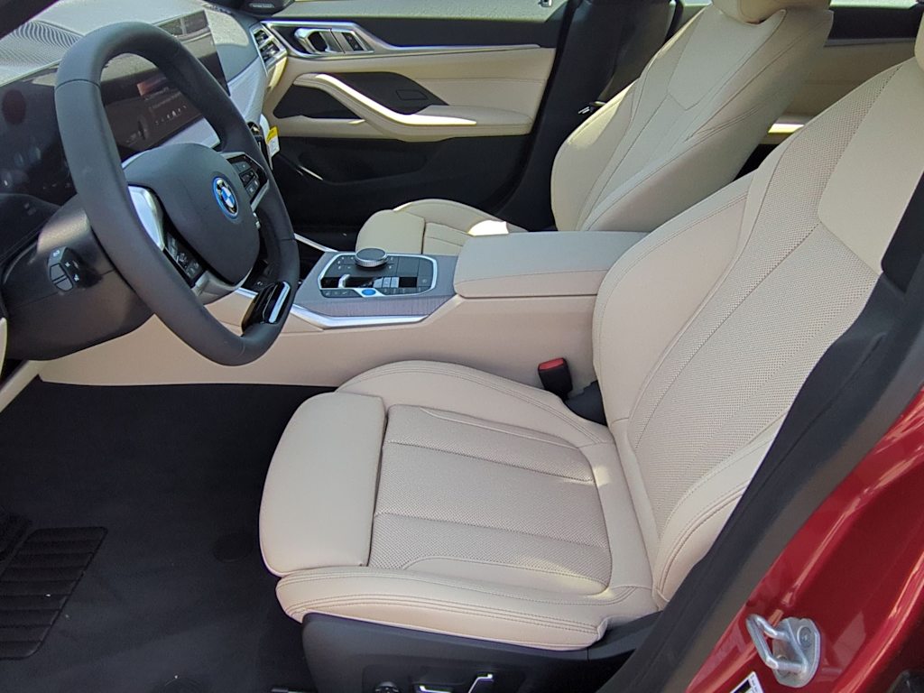 Thumbnail: 2025 BMW i4 - 11