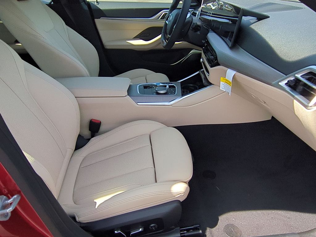 Thumbnail: 2025 BMW i4 - 12