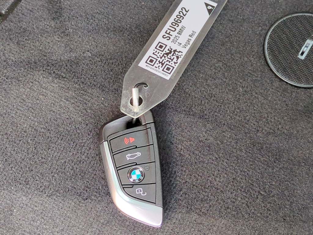 Thumbnail: 2025 BMW i4 - 18