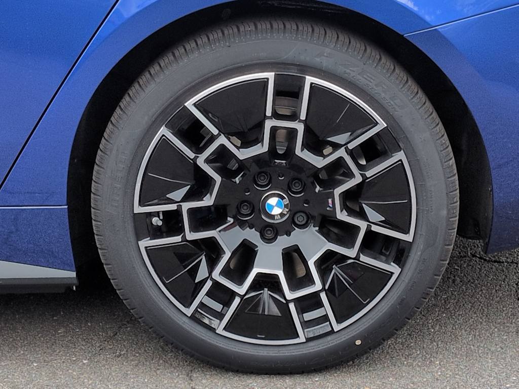 Thumbnail: 2026 BMW i4 - 8