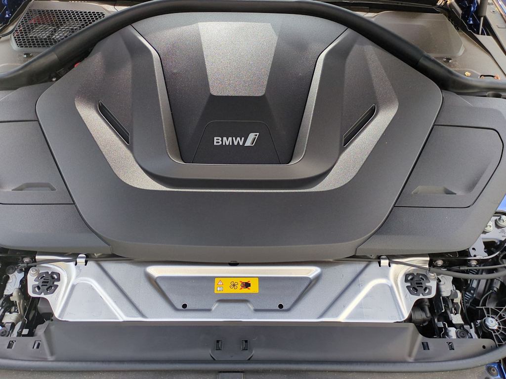 Thumbnail: 2025 BMW i4 - 9