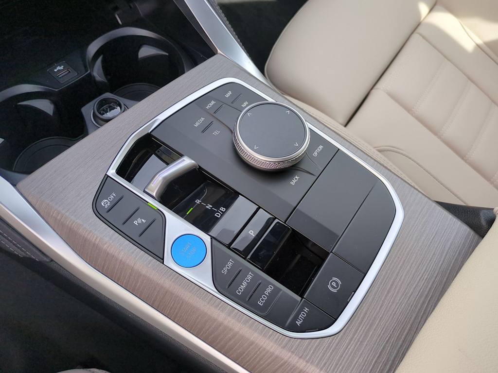 Thumbnail: 2025 BMW i4 - 36