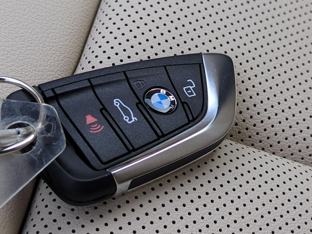 Thumbnail: 2025 BMW i4 - 18