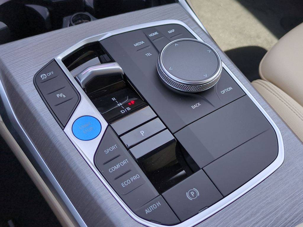 Thumbnail: 2025 BMW i4 - 15