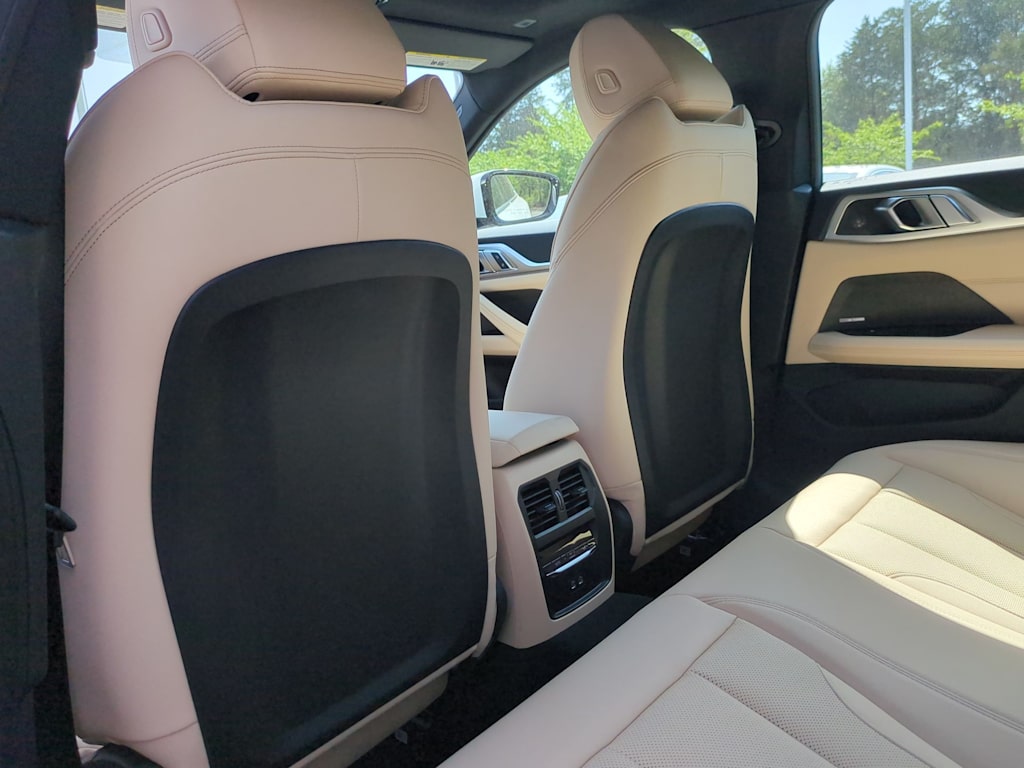 Thumbnail: 2025 BMW i4 - 12