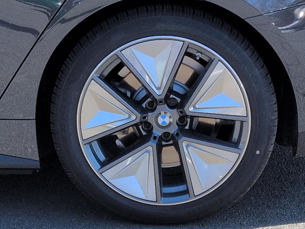Thumbnail: 2026 BMW i4 - 8