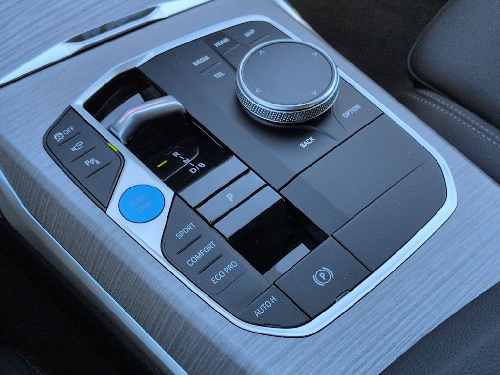 Thumbnail: 2026 BMW i4 - 15