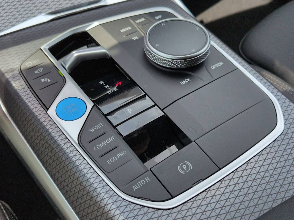 Thumbnail: 2026 BMW i4 - 15
