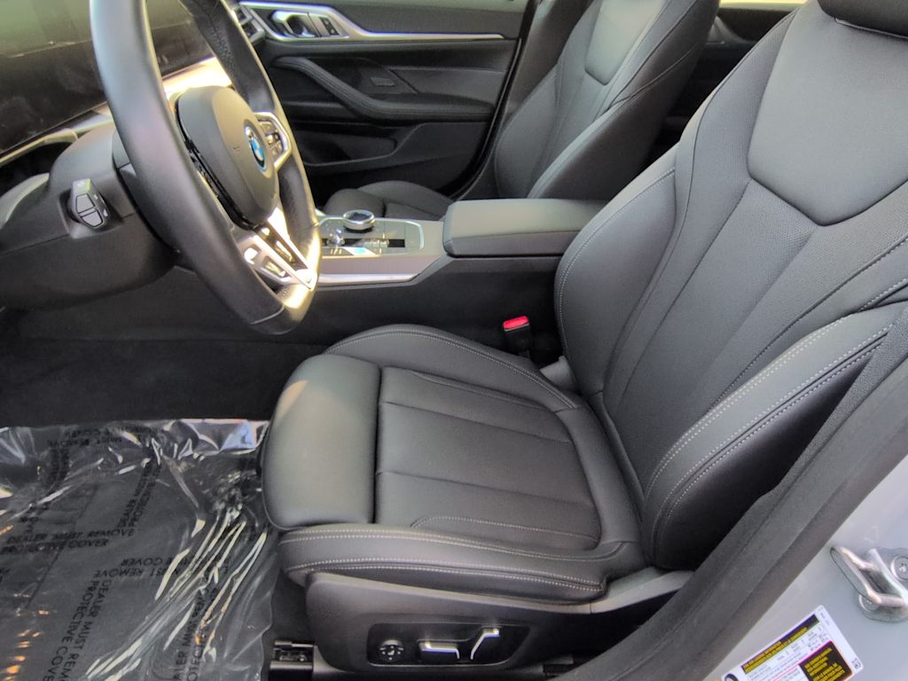 Thumbnail: 2025 BMW i4 - 11