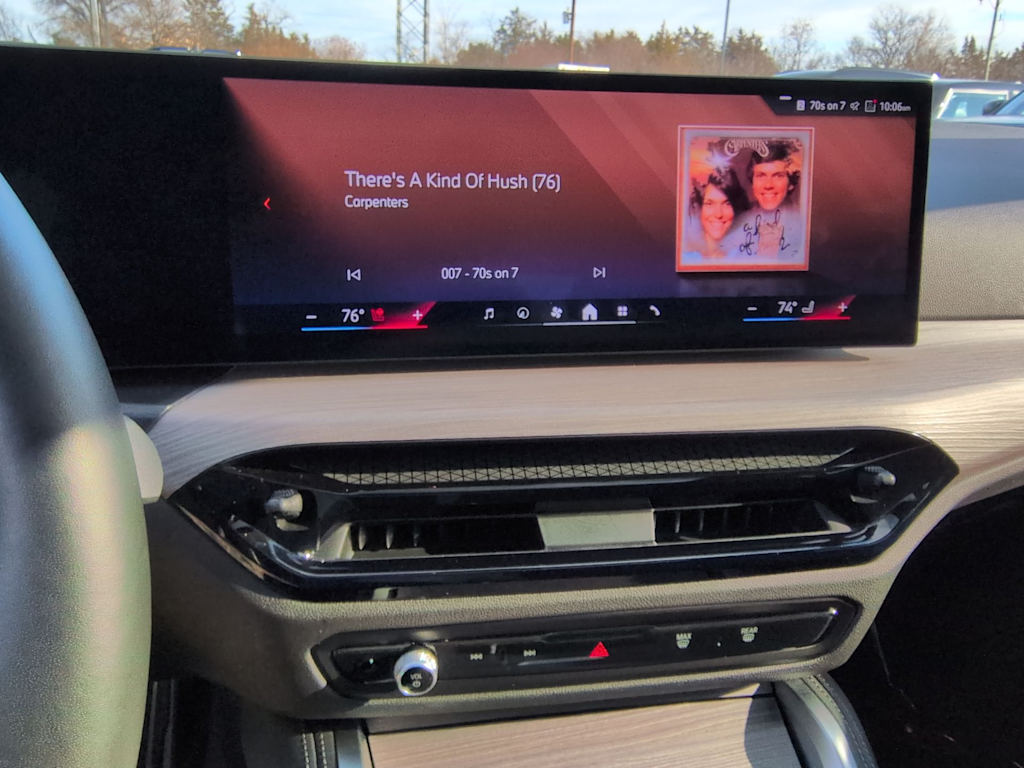 Thumbnail: 2025 BMW i4 - 15