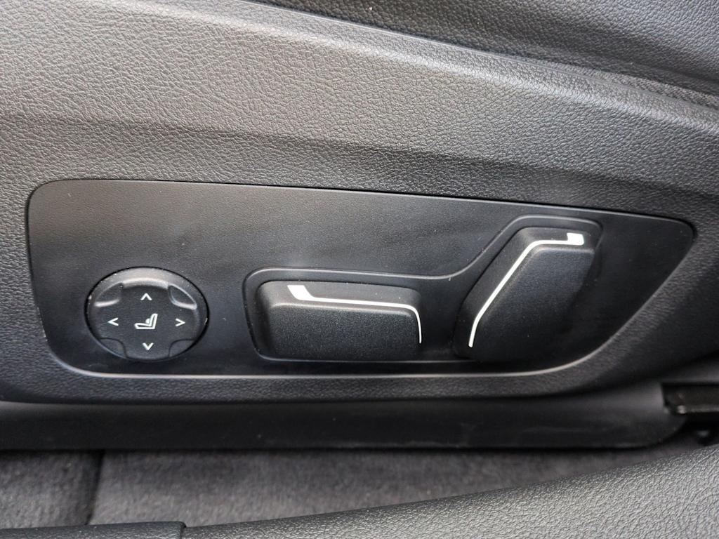 Thumbnail: 2025 BMW i4 - 26