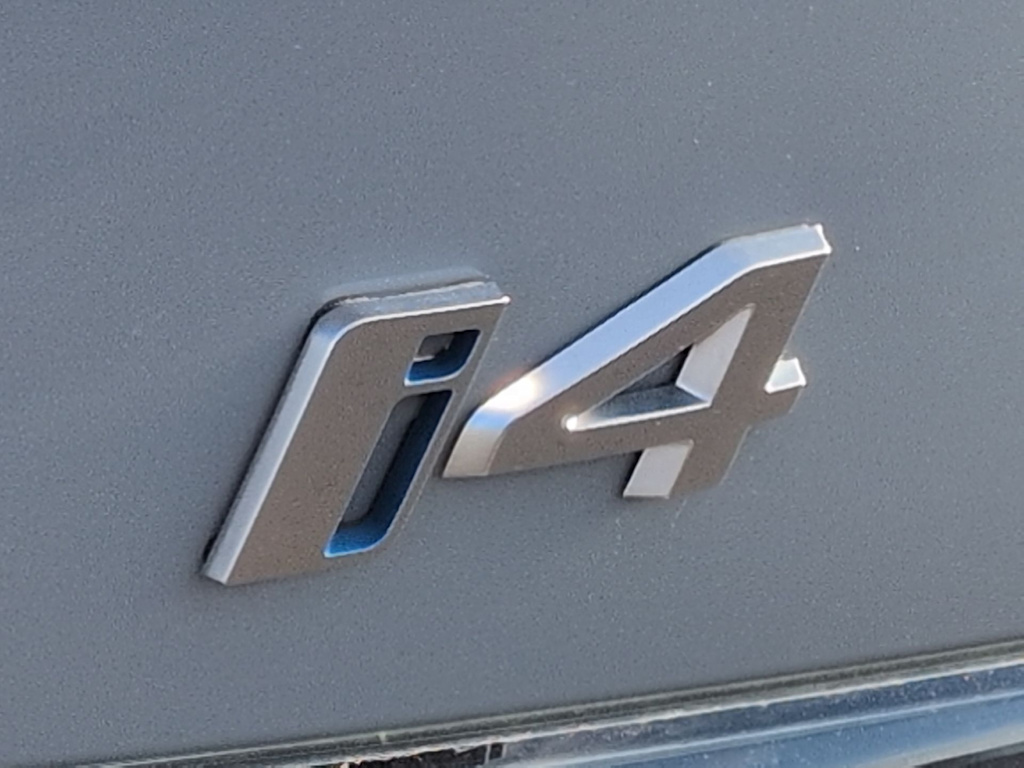 Thumbnail: 2025 BMW i4 - 25