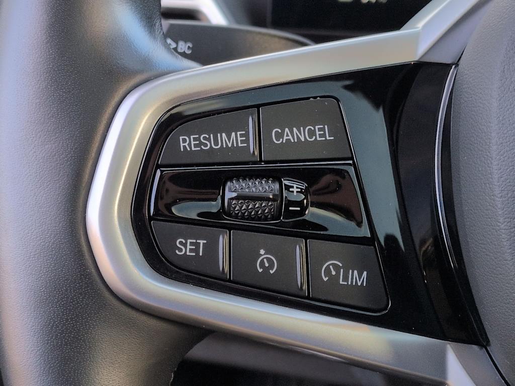 Thumbnail: 2025 BMW i4 - 31